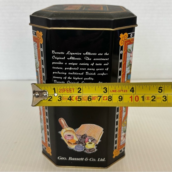 Bassett's Allsorts Liquorice Tin Container w/Lid England 26oz - Picture 10 of 10